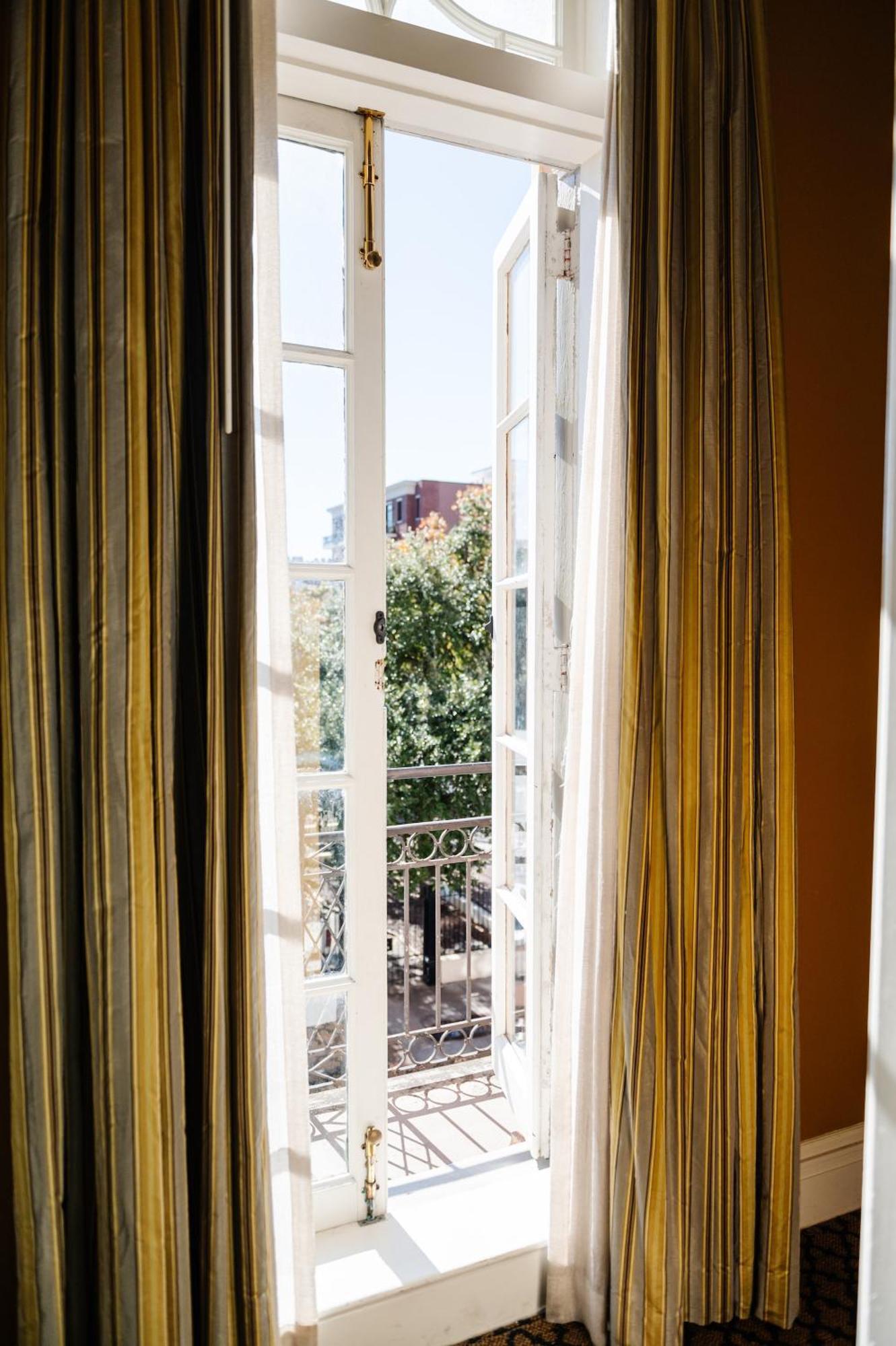 The Lafayette New Orleans By Kasa Hotell Eksteriør bilde